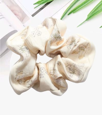 Luxe Zijde scrunchie gebloemd- Deels silk haarelastiek Haarelastiekjes - Haar Accessoires Vrouwen - Wokkels - Haarelastiekjes Scrunchie - Haar Accessoires Meisje