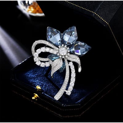 Dames Licht Luxe Design Elegante Ingezette Zirkoon Bloem Broche Modieus En Veelzijdig Niche Design Gevoel Broche gray