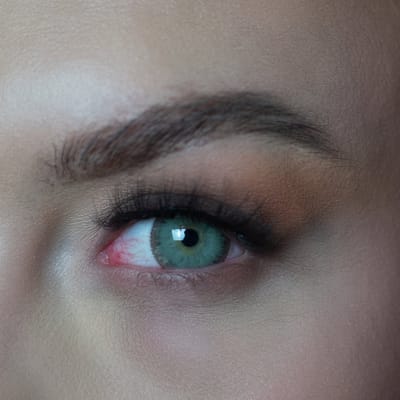 Gray green | Gekleurde jaarlenzen | 0.00 | Inclusief lenzenbakje en applicators | Kleurlenzen zonder sterkte | Zachte lenzen | Comfortabel voor dagelijks gebruik | Blisterpack