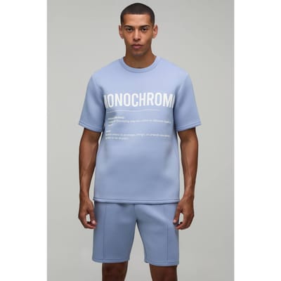 High Build Rubber Print Regular Fit Bonded Scuba T-shirt & Slim Pintuck Short Set Met Opvallende Rubberprint | Dusty Blue | Size XS