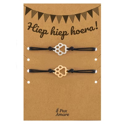Vriendschapsarmbandjes voor 2 "Hiep Hiep Hoera" - Hondenpootjes - BFF Armbandjes met Verjaardags Cadeau Kaartje - Zilverkleurig - Elastisch Verstelbaar - Pax Amare