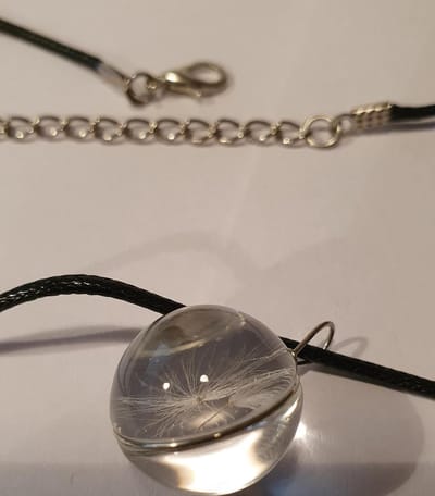 Paardenbloem ketting in glas geblazen