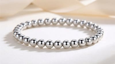 Lundholm Yuna Armband Dames Zilverkleurig Kralen – Premium Stainless Steel Jewellery – Kralenarmband 5 mm – Elastische Armband my - Scandinavisch Design