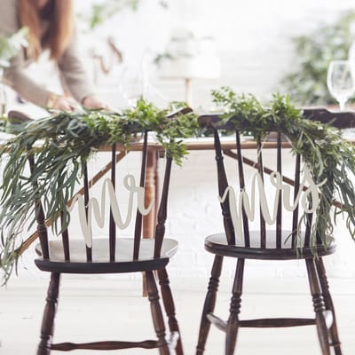 Decoratie huwelijk - Stoeldecoratie MR & MRS