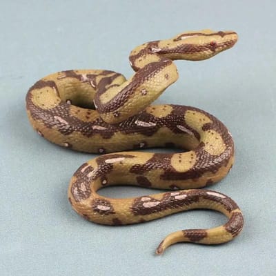 Realistische Nep Slang Speelgoed Rubberen Knevel Speelgoed Python Slang Actiefiguur voor Halloween Grappen Rekwisieten Hoge Simulatie Slang Model One Size beige