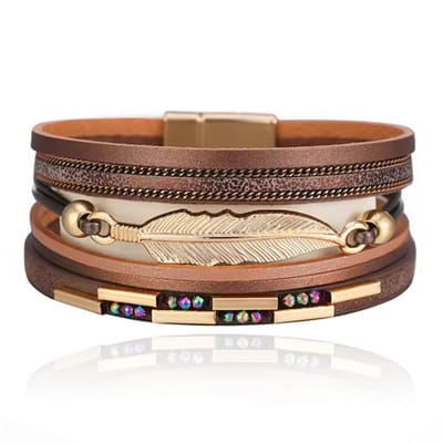 Deja Armband goudkleurig bruin met veer en strass