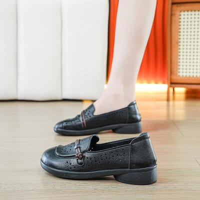 Nieuwe Middelbare en Oudere Zachte Zool Moederschoenen Zomer Ademend Antislip Holle Gaten Schoenen Sandalen Ouderen Schoenen Veelzijdig 41 red