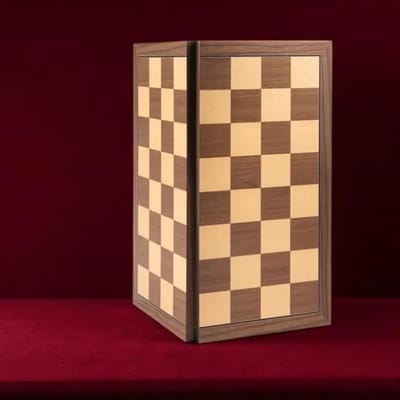 Schaakbord Walnoot - Opvouwbaar Bord - Strategisch Spel - Handgemaakt Barcelona - 35cm - Natuurlijke Houtkleuren