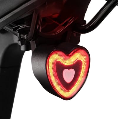Fietsachterlicht met Remsensor – Hartvormig, Auto Start/Stop & Geheugenfunctie - USB Oplaadbaar LED Achterlicht Fiets voor MTB en Racefiets Accessoires