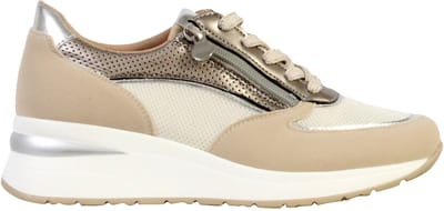 Sneakers met veters