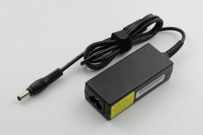 CoreParts MBA1300 netvoeding & inverter Binnen 40 W Zwart