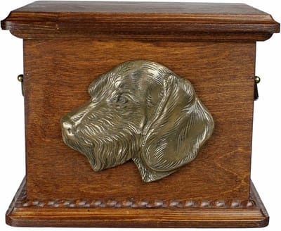 Persoonlijke urn voor teckel met gravure en reliëf voor hondenas.