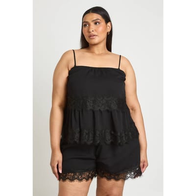 boohoo Dames Plus Chiffon Korte Broek Met Kanten Zoom | Zwart | Maat: 44