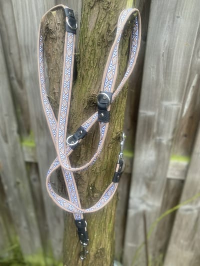Hondenriem Hondenlijn - ShukoGear by MadeByShuko - lichtbruin met print - hondenlijn verstelbaar - honden uitlaatriem - dog leash - hondenriem fashion - hondenriem lichtgewicht - hondenlijn uniek ontwerp - hondenriem stevig - hondenriem sterk ontwerp