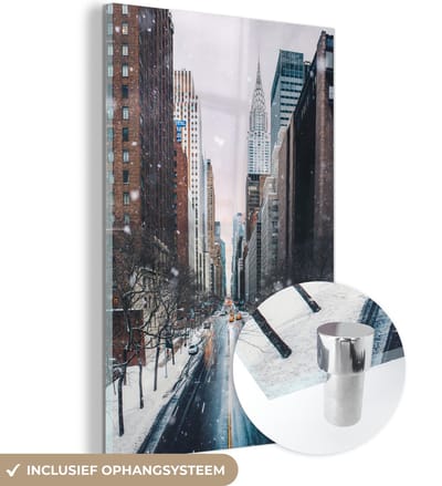 MuchoWow® Glasschilderij 120x180 cm - Schilderij acrylglas - New York - Sneeuw - Manhattan - Winter - Straat - Foto op glas - Schilderijen
