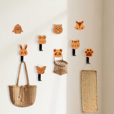 Dailygoods- Kledinghaken 9 Stuks - Houten Wandhaken - Dierenmotieven - Zelfklevende Haken - Kinderen - Gezellige Uitstraling