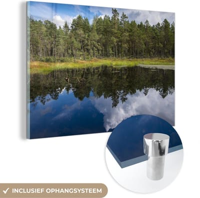 ® Glasschilderij 180x120 cm - Schilderij acrylglas - De reflectie van de bossen in het Nationaal park Store Mosse in Zweden - Foto op glas - Muurdecoratie woonkamer - Wanddecoratie slaapkamer - Schilderijen