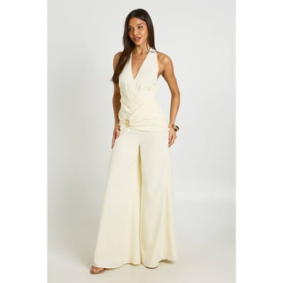 boohoo Dames Halternek Jumpsuit Met Wijde Pijpen, Drapering En Goudkleurige Details | Ivoor | Maat: 36
