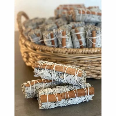 3 stuks Natuurlijke Witte salie en Kaneel bundel stick - wierook - handgemaakt in Frankrijk - zuiverend en innerlijke vitaliteit 3x11cm