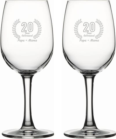 Gegraveerde set witte wijnglazen 26cl Papa + Mama 20 jaar getrouwd