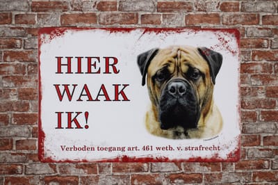 Wandbord - Hier waak ik Bulls Mastif - Metalen wandbord - Mancave - Mancave decoratie - Metalen borden – Honden - Metal sign - Bar decoratie - Tekst bord - Wandborden - Wand Decoratie - Metalen bor