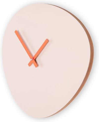 KLOQ - Wandklok 'Pebble' Zand Grijs & Neon Oranje wijzers