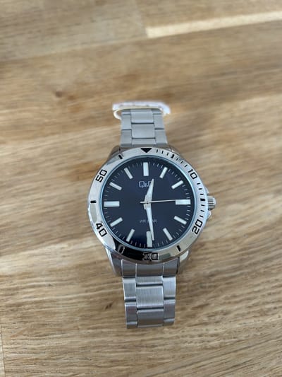 Q&Q Q28B-003PY - Horloge - Analoog - Heren - Mannen - stalen band - Rond - Metaal - Streepjes - Zilverkleurig - DonkerBlauw