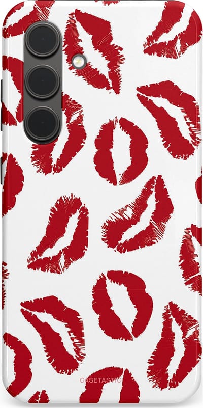Casetastic Hoesje Geschikt voor Samsung S24 - Stijlvolle Beschermende Duo-layer Case - Liefdeskusjes Rood Zoenen