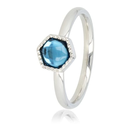 My Bendel - Ring Zilverkleurig met Blauwe Vintage Glassteen Hexa - Zilverkleurige Ring - Zeshoekig Ontwerp - Blauwe Glassteen - met Luxe Cadeauverpakking | Sieraden Voor Dames | Maat 16.00 Mm / Maat 50