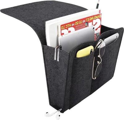 Okado Bedorganizer Donkergrijs – Vilten Bedside Pocket met Opbergvakken en Kabelgat – Bed- en Bankopberger voor Boeken, Tablet, Afstandsbediening en Accessoires – 32 x 21 cm