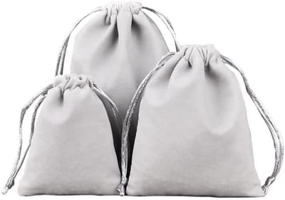 Set van 12 Fluwelen Juwelen Pouches, Kleine Trekkoord Tassen voor Sieraden, Cadeaus en Feestdagen, 7 x 9 cm, Lichtgrijs, Perfect voor Bruiloften, Verjaardagen en Kerstmis