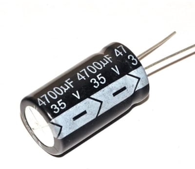 Dailygoods - Electrolytische Condensator 35V/4700uF - Aluminium Capacitor 18x32mm