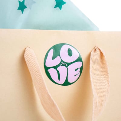 Cadeau stickers - 500 stuks - 'Love you' Roze-Groen 50mm - Stickers volwassenen - Sluitstickers - Sluitzegel - Ronde stickers op rol