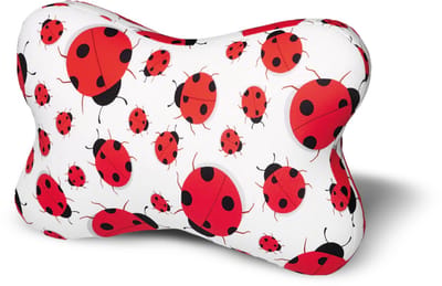 Kuschelmaxx kussen - Sierkussen gevlinderd 22 x 33 cm - lieveheersbeestje-design - Stevig en zacht - Mooie print - Gevuld met microgranulaat - Vormvast & Wasbaar - Ideaal voor op de bank, bed, auto of op reis - Inclusief Wasnet