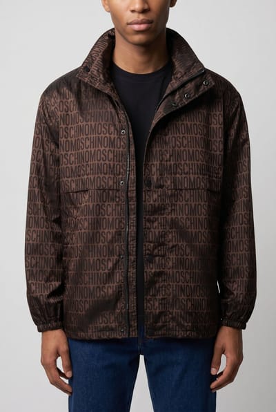 Moschino Windbreaker In Nylon Jacquard Allover Logo Brown Maat: 46 | Regenjassen Outlet | Heren | Bruin