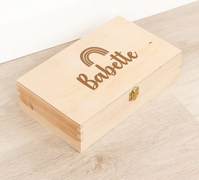 Houten kistje 'Babette' Regenboog - Tekenkist - Herinneringsdoos - Kraamcadeau - Knutseldoos - Memorybox - Baby - Geboorte