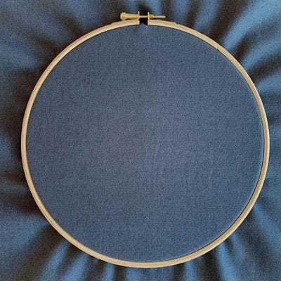 100 x 150 cm ecologische canvas antraciet stof| Donker grijze katoenen canvas stof voor vrij borduren of punchen met scherpe punchnaalden| ook te gebruiken voor het naaien van maskers, kussens en woondecoraties | Kleur dark gray