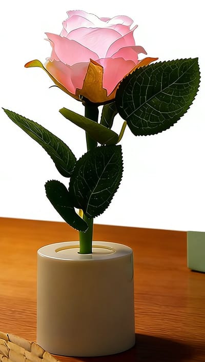 Nachtlampje - LED Nachtlamp - Sfeerlamp - Roze roos design - Op Batterij - 5 x 17,5 cm - Bedlamp Slaapkamer - Sfeervolle Interieurverlichting - Warm Geel Licht - LED Decoratielamp - Cadeau voor vrouw, (beste) vriendin, haar - Valentijn - Moederdag