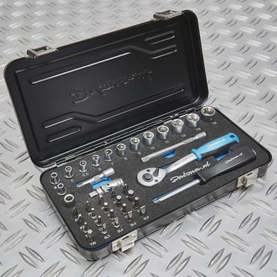 Dopsleutelset - Doppen en bitset - Complexe sleutelwerkzaamheden - Inclusief ratel en schroevendraaier - 4 t/m 14mm - Zwart