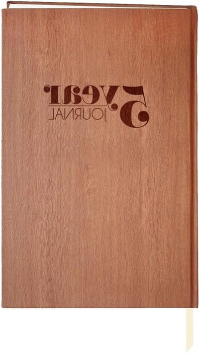 5 Jaar Journal - Dagboek Logboek - Herinneringen Vastleggen - Zachte Hout Finish - 5.25 x 8.25 inch - Bruin