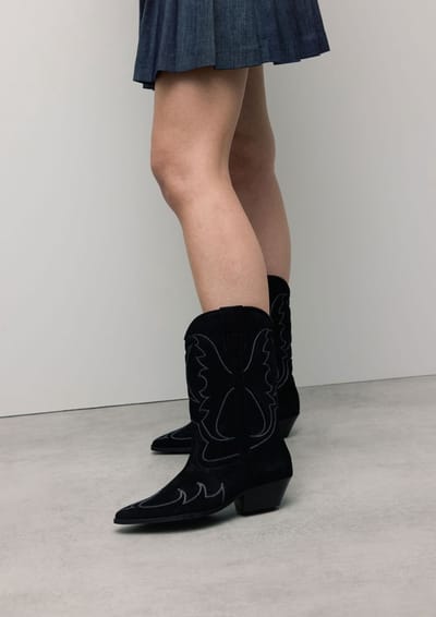 Sacha - Dames - Zwarte suède cowboylaarzen met sierstiksels - Maat 36