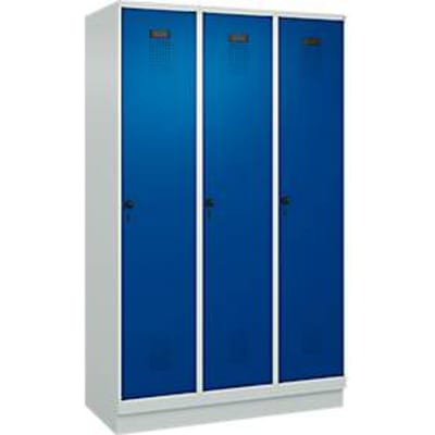 C+P Evolo Plus garderobekast, 3 vakken, 400 mm vakbreedte, met plint, rechts scharnierend, B 1200 x D 500 x H 1950 mm, draaigrendel, lichtgrijs/enziana blauw