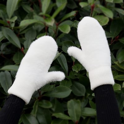 Offwhite fluffy dameswanten - faux fur wanten voor dames met gebreid boord - offwhite- herfst en winter - STUDIO Ivana