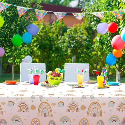 Regenboogfeesttafelkleed - Stijltafelkleed - Felle kleuren - Waterdicht - Plastic tafelkleed - Gebogen mantel - Gebogen decoratie - Kindermantel - Felroze mantel - Geschikt voor kinderen - Meisjes - Jongens Verjaardagsfeestdecoratie - 137 x 274 cm