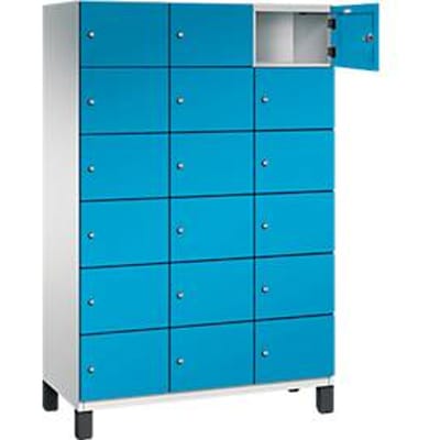 C+P Cambio lockerkast, 3 vakken, 18 vakken, op poten, B 1200 x D 525 x H 1980 mm, lichtgrijs/lichtblauw