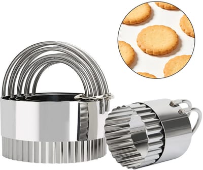 5-delige koekjesvormenset - Roestvrijstalen koekjesvorm - Koekjesuitsteker - Deegsnijgereedschap - Koekjesvorm met golvende rand - Met handvat - Koekjes bakken - Koekjesvormen - Geschikt voor bakken, koekjes, taarten - Zilver