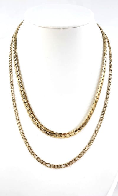 Ketting - Goudkleurig - 2 verschillende laags - RVS - Lengte 40-45 + 5 cm verlengketting zodat je hem eenvoudig kunt verstellen passend bij je outfit. ketting bestaat uit 45 cm x br 5.5mm Gourmetschakel Plat en 40 cm x br 3mm prachtig Figaro schakel