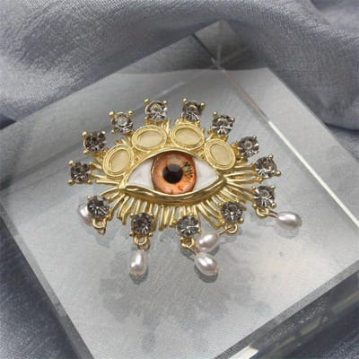 Strass Dames Broche Badge Barok Imitatie Parels Duivels Oog Design Mooi High-end Nieuwigheid Luxueus Overdreven beige
