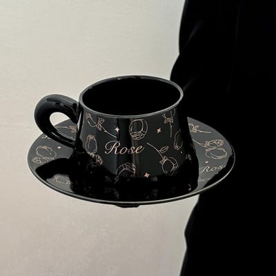 Tasses à café de designer Niche Tasses et soucoupes en céramique française Luxe léger et Haut de gamme Tasses exquises Cadeaux d'anniversaire pour enfants 260ml