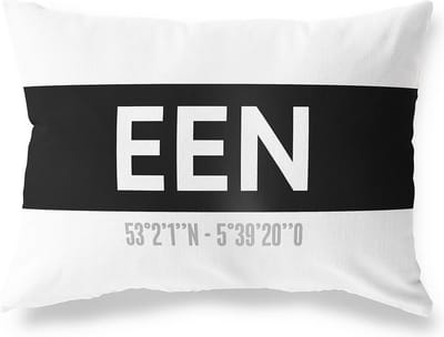 Tuinkussen EEN - DRENTHE met coördinaten - Buitenkussen - Bootkussen - Weerbestendig - Jouw Plaats - Studio216 - Modern - Zwart-Wit - 50x30cm